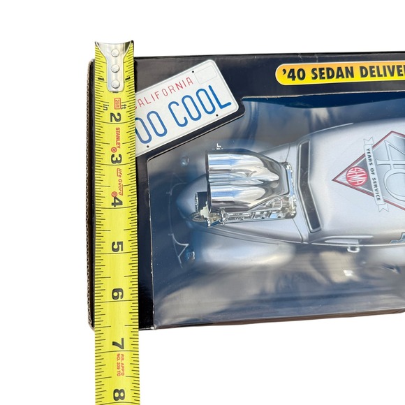 Muscle Machines 40 Sedan Delivery SEMA 2003 1:18 Scale Diecast Car In Box Silver - Picture 11 of 13
